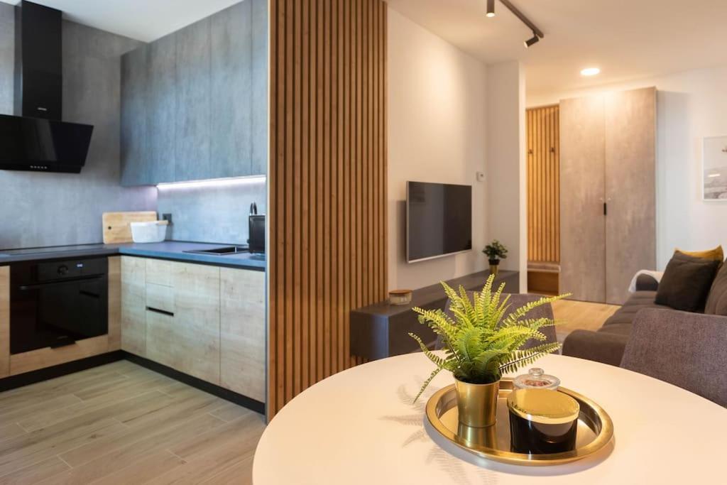 Flat4Us#Cozy#Freeparking#5People Appartement Zagreb Buitenkant foto