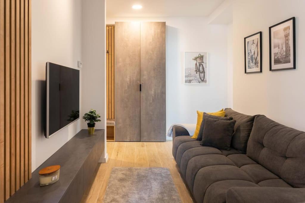 Flat4Us#Cozy#Freeparking#5People Appartement Zagreb Buitenkant foto